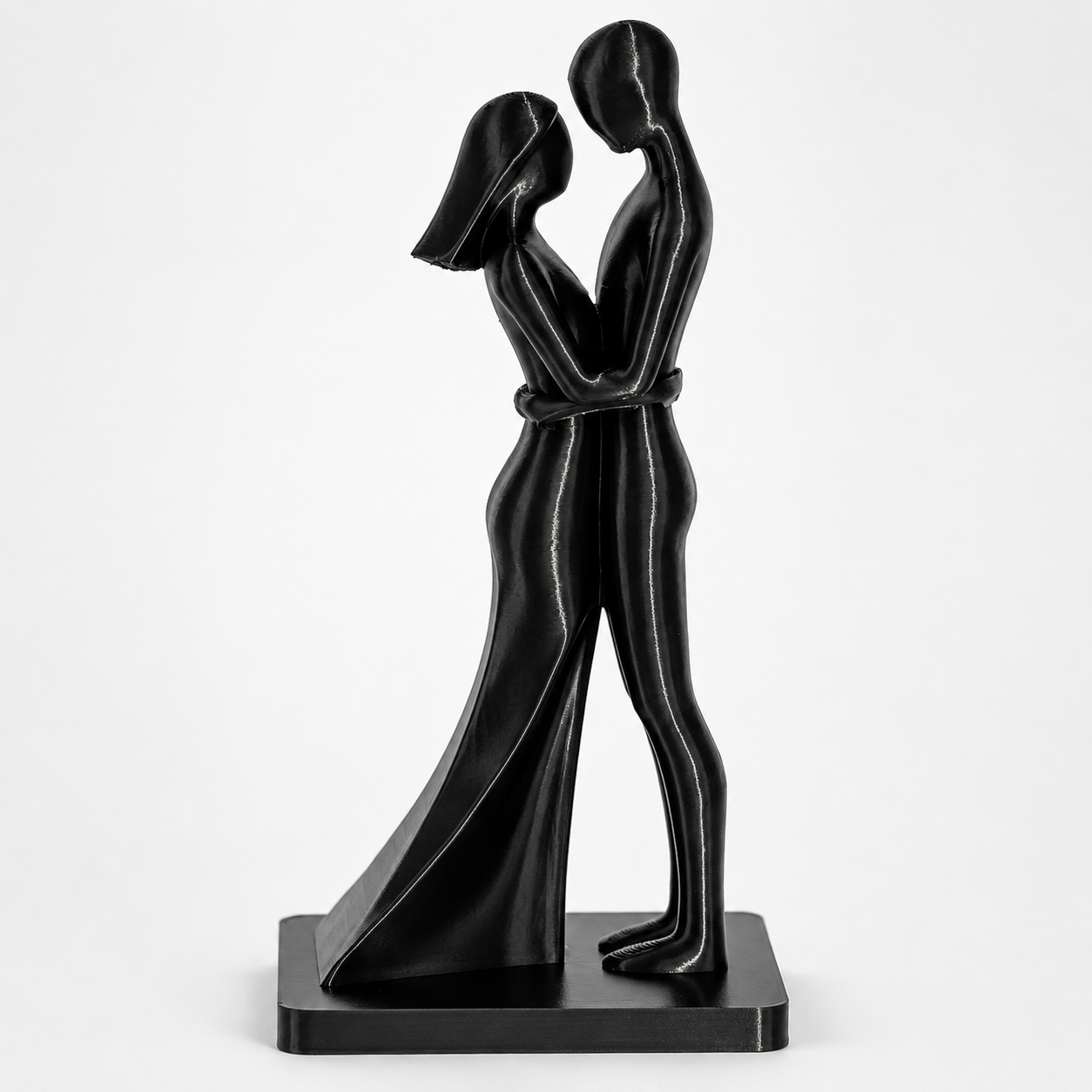 Estátua Casal Abraçado em Preto Fosco - Escultura Decorativa Impressa em 3D