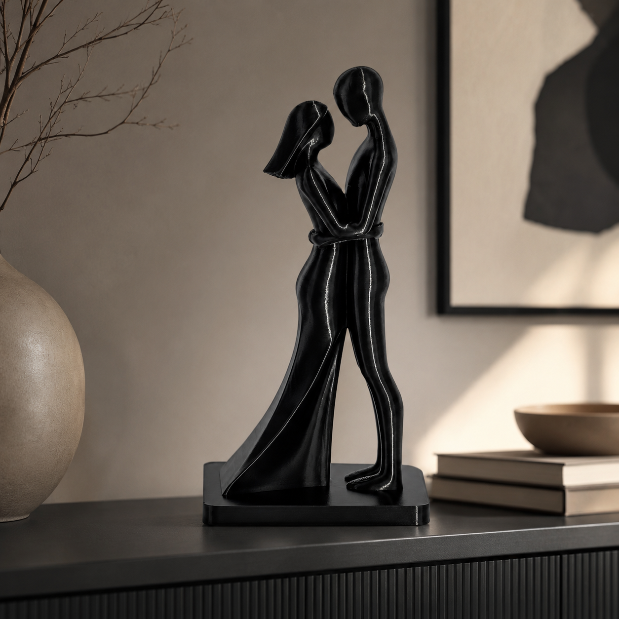 Estátua Casal Abraçado em Preto Fosco - Escultura Decorativa Impressa em 3D